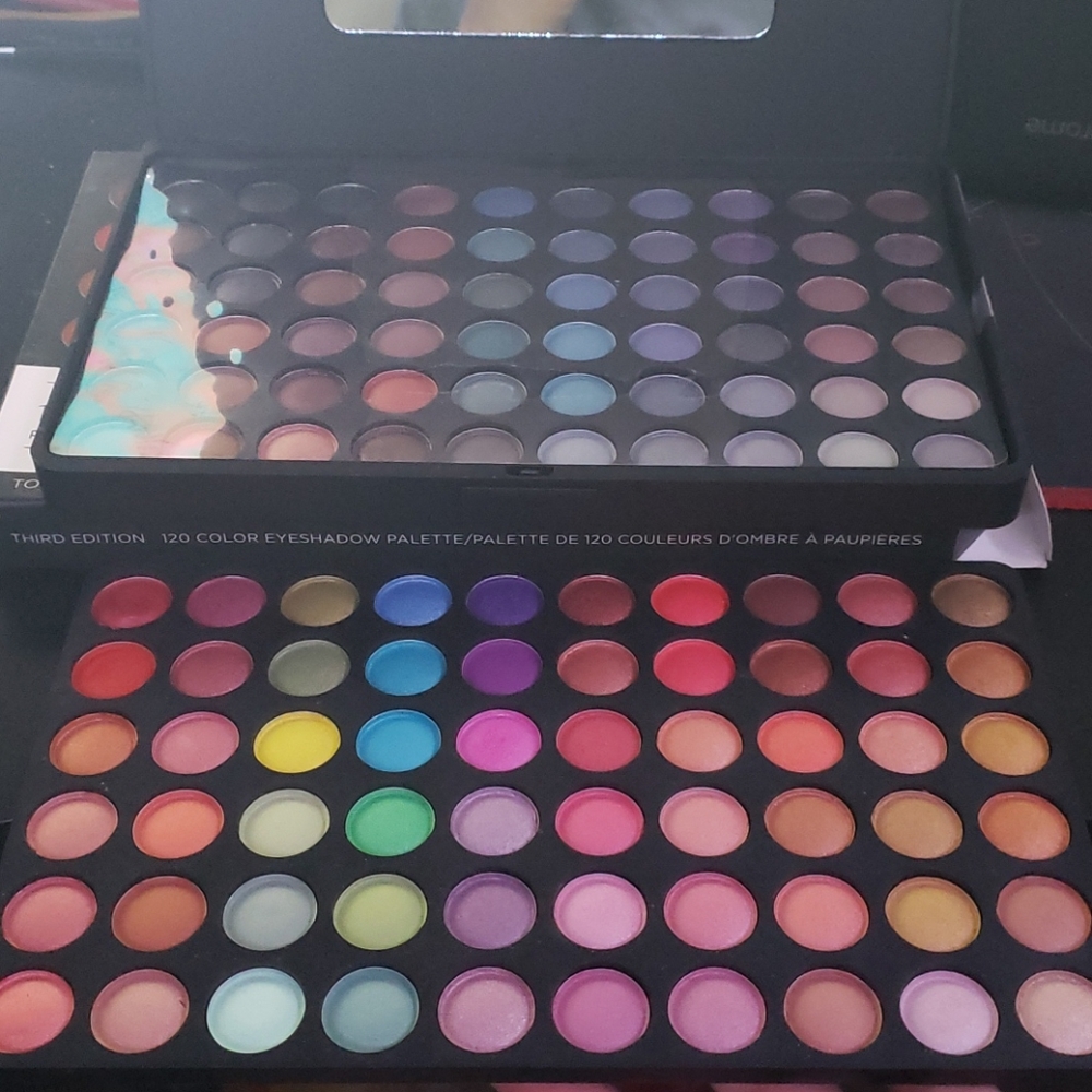 BH Cosmetics Third Edition Eyeshadow Pallette
